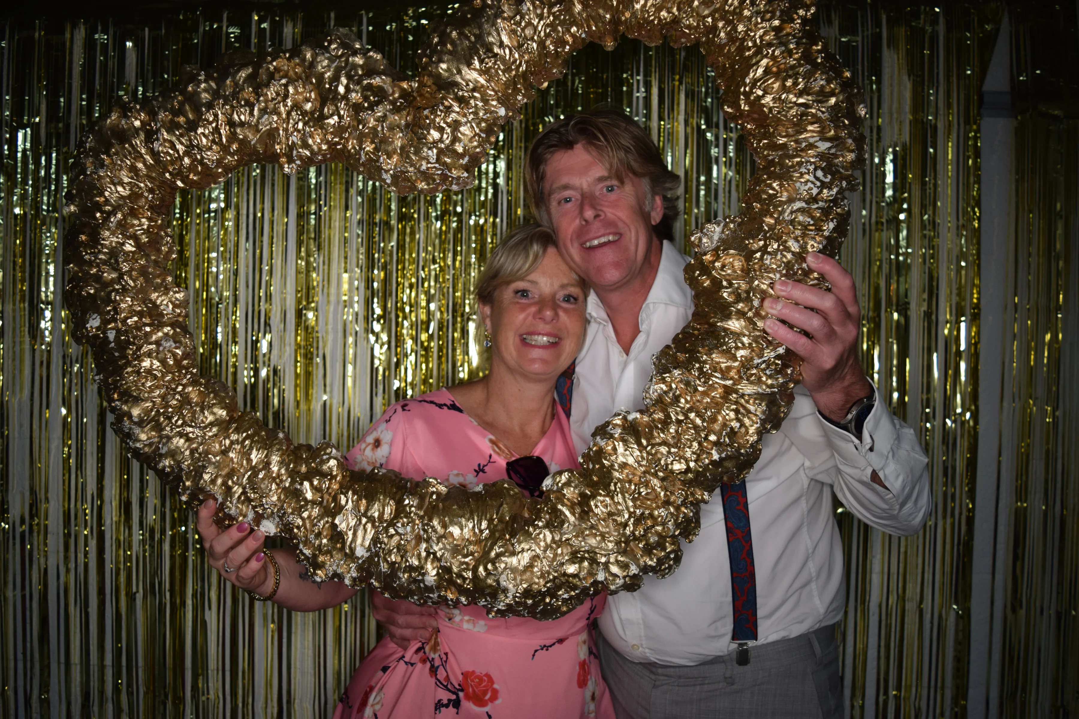 Gasten bij de photobooth