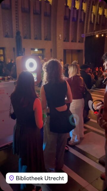 Trots om onze photobooth te sponsoren bij @moedt_utrecht samen met @socialrun_nederland 📸

Samen doorbreken we het stigma op psychische kwetsbaarheid - één foto tegelijk ✨

#moedtutrecht #Socialrun #flitsmoment